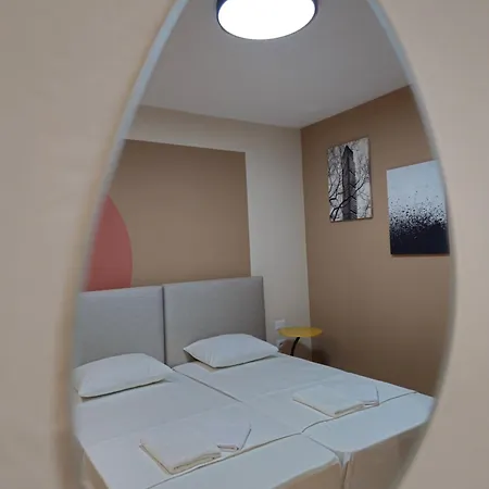 Center Cozy Nest 3* ティラナ