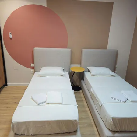 ゲストハウス Center Cozy Nest 3*