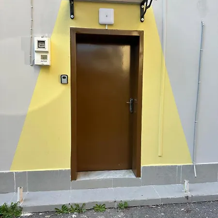 Center Cozy Nest 招待所