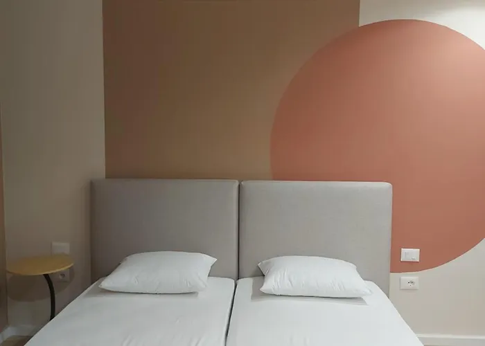 Center Cozy Nest 地拉那