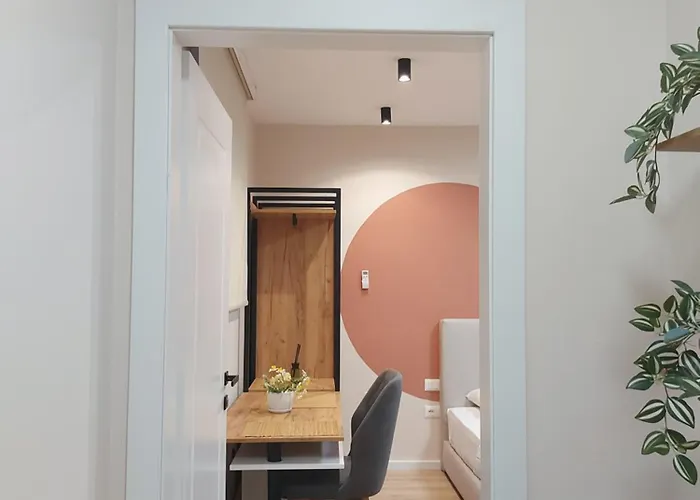 Center Cozy Nest 招待所 地拉那