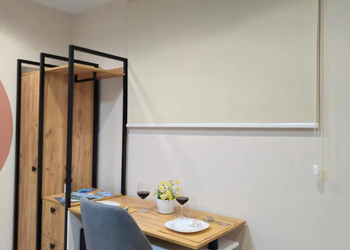 Center Cozy Nest 地拉那