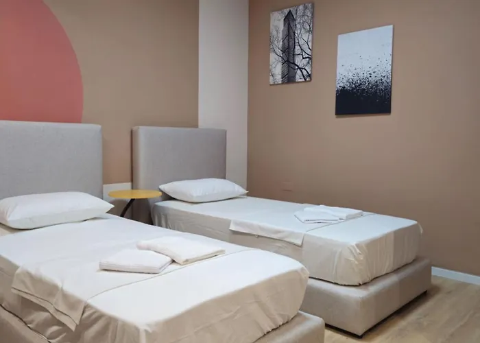 Center Cozy Nest 招待所 3*