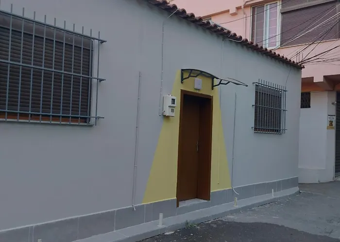 Center Cozy Nest 地拉那